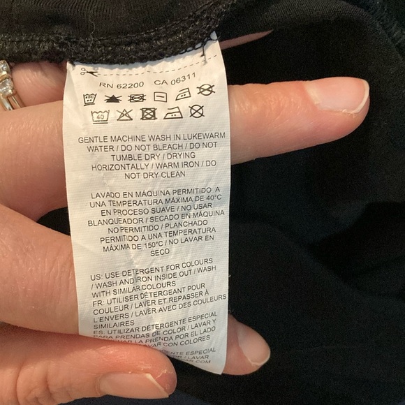 Puma Black Leggings With Puma Logo On Leg. - Picture 9 of 9